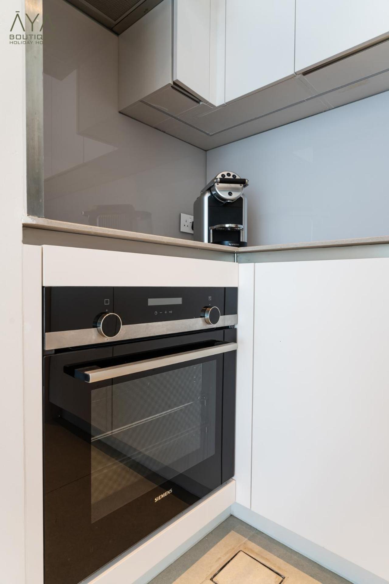 Jumeirah Gate Tower 1 - Stylish Apartment With Pool & City Views Дубай Екстериор снимка